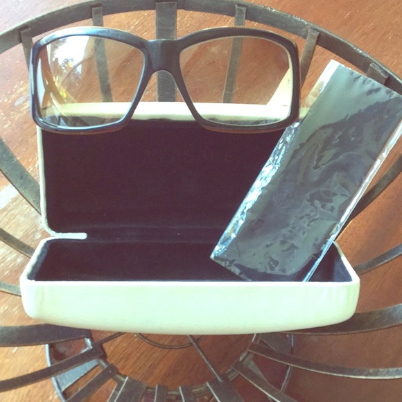 Versace Accessories - VINTAGE Versace Sunnies